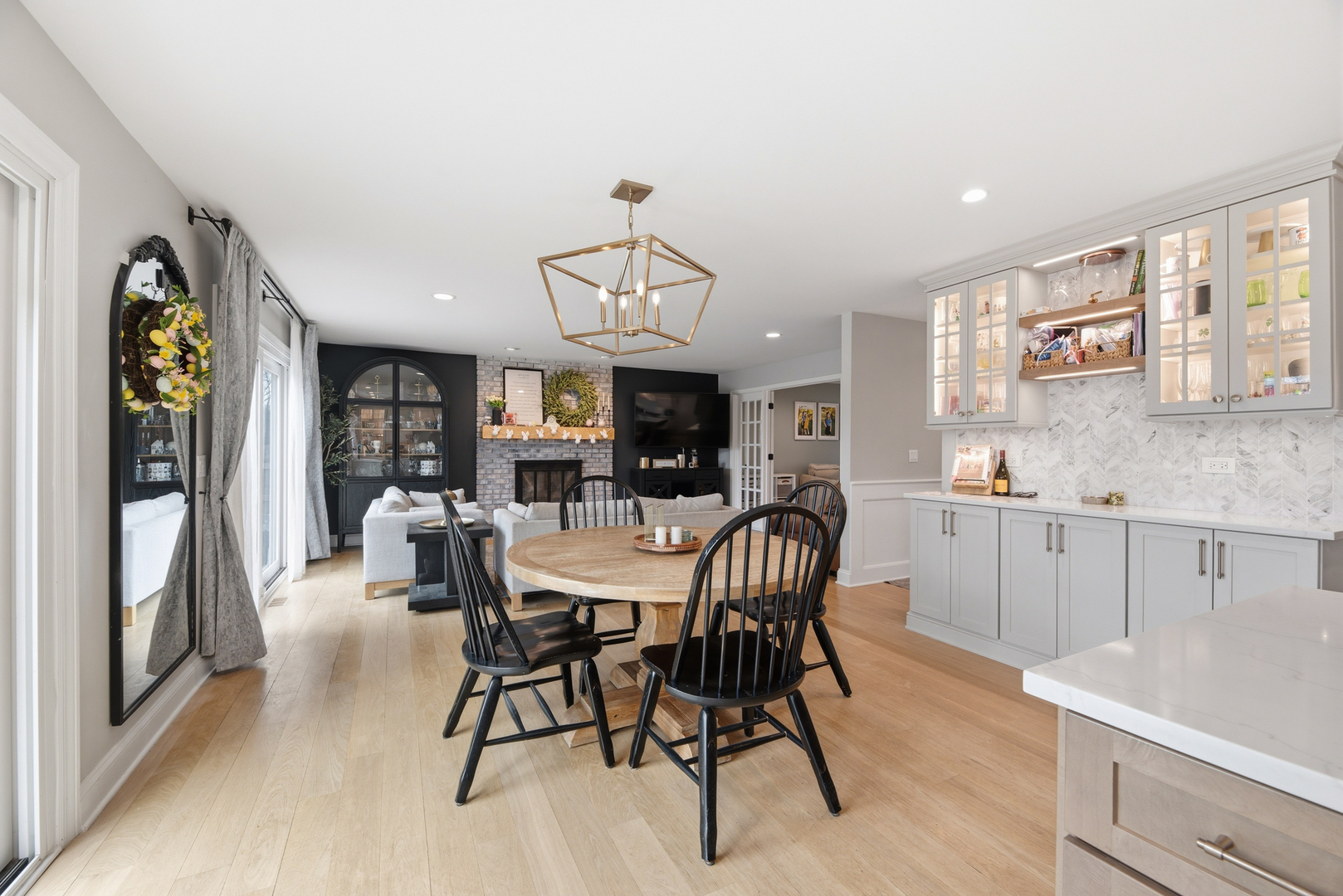 657 W Revere Lane, Palatine, IL 60067