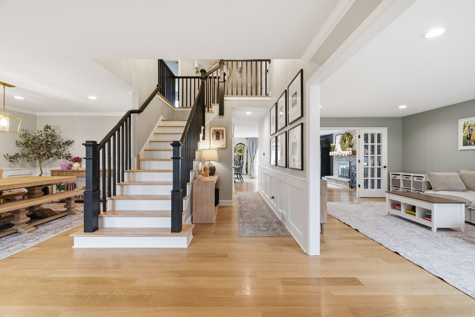 657 W Revere Lane, Palatine, IL 60067