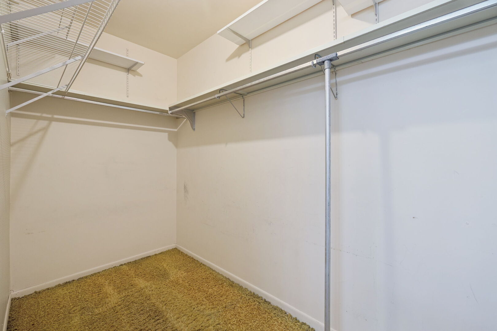 7510 Farmingdale Drive #407, Darien, IL 60561