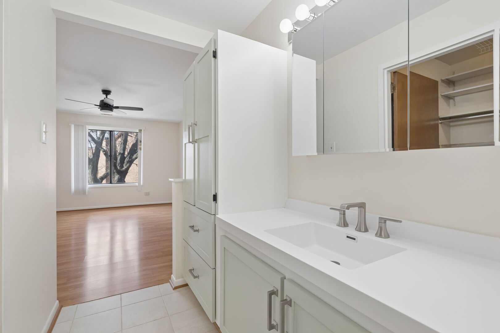 7510 Farmingdale Drive #407, Darien, IL 60561