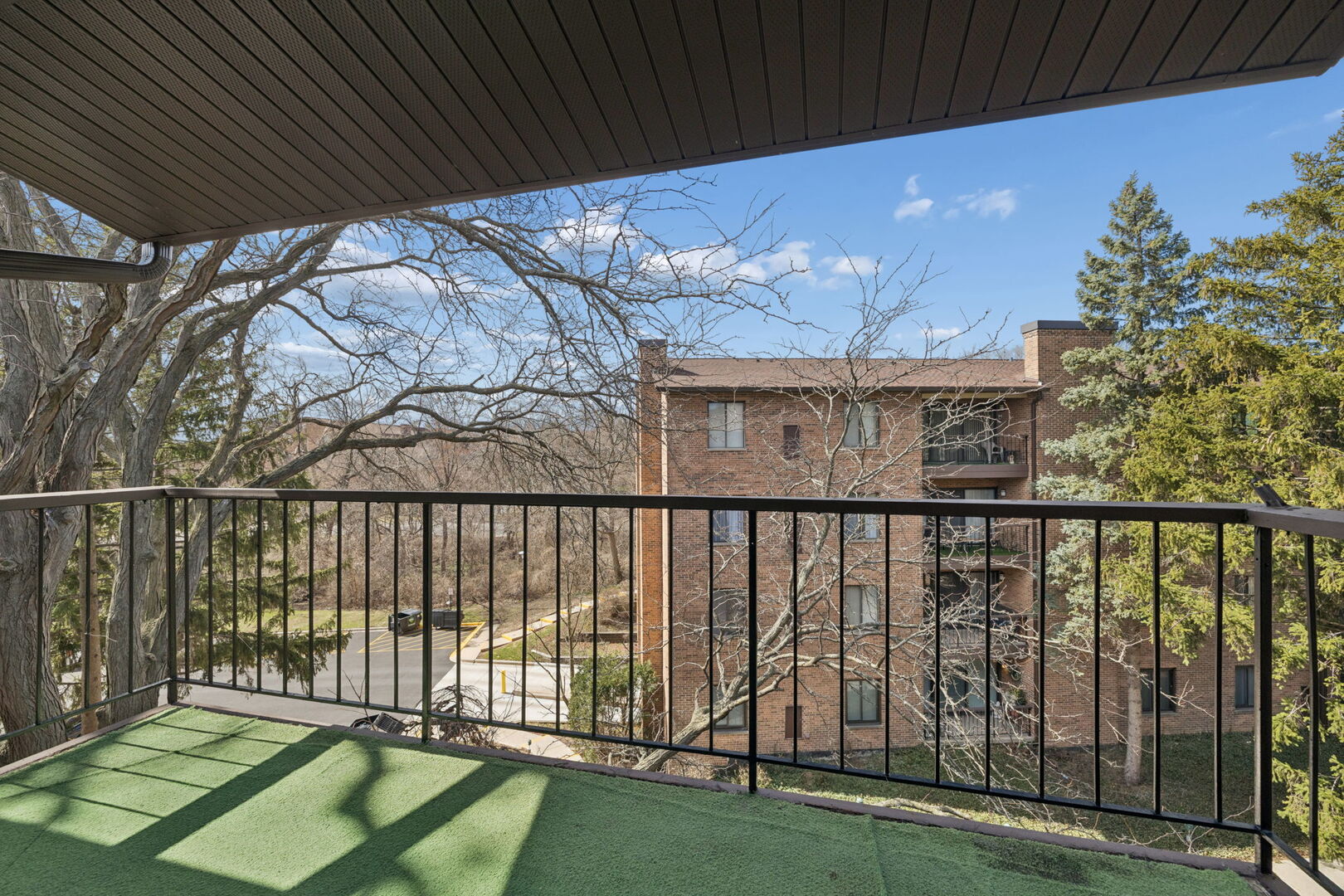 7510 Farmingdale Drive #407, Darien, IL 60561