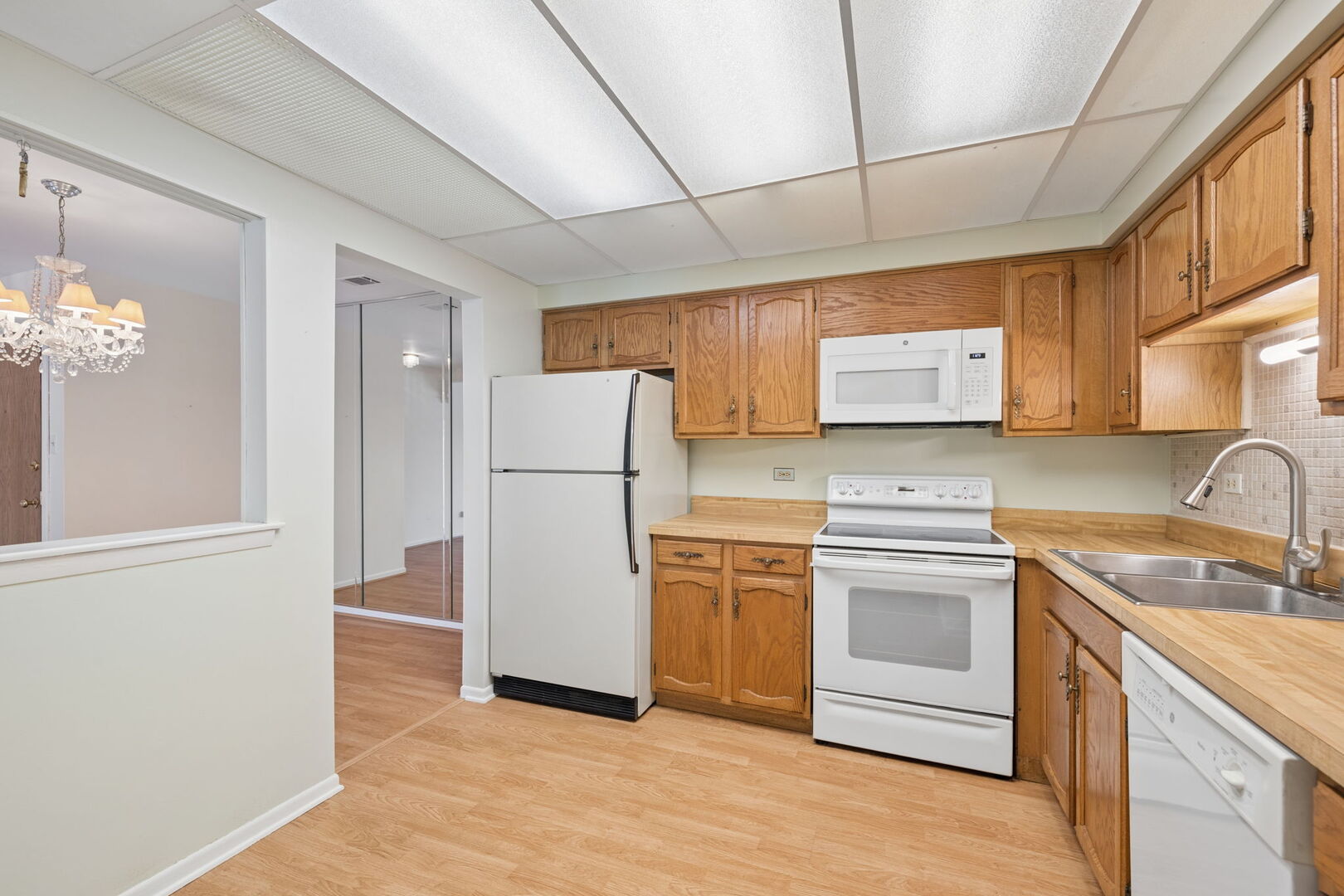 7510 Farmingdale Drive #407, Darien, IL 60561