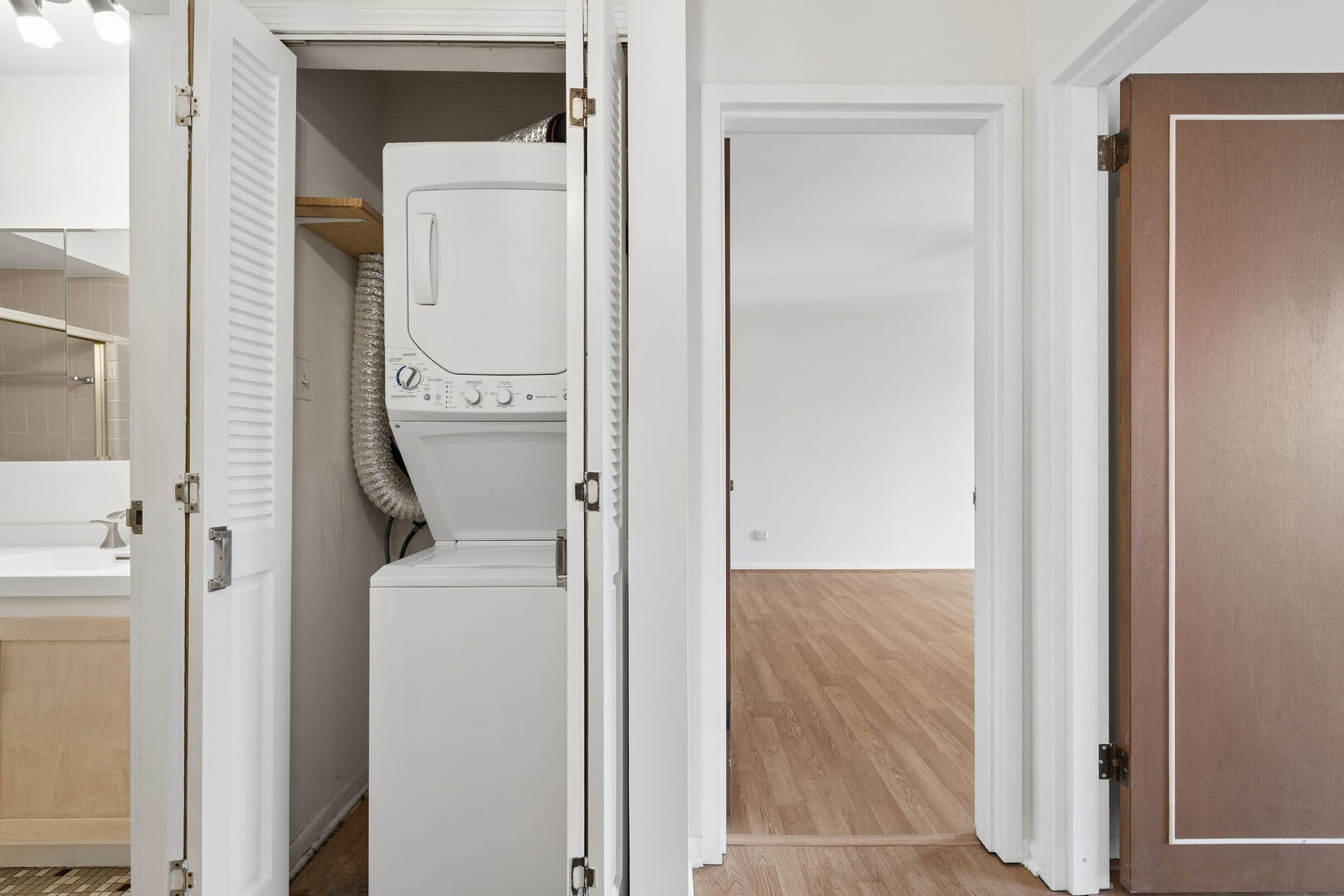 7510 Farmingdale Drive #407, Darien, IL 60561