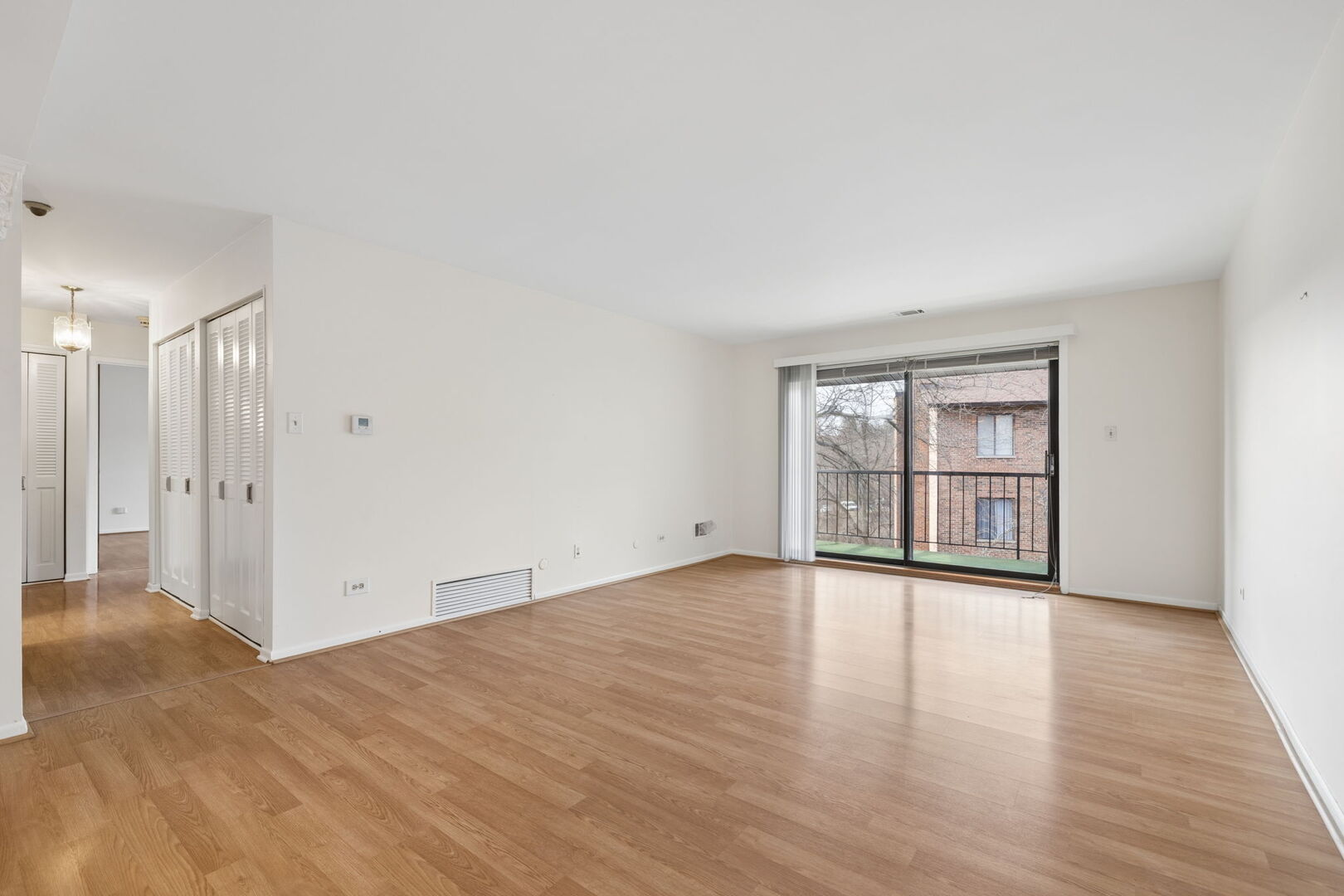 7510 Farmingdale Drive #407, Darien, IL 60561