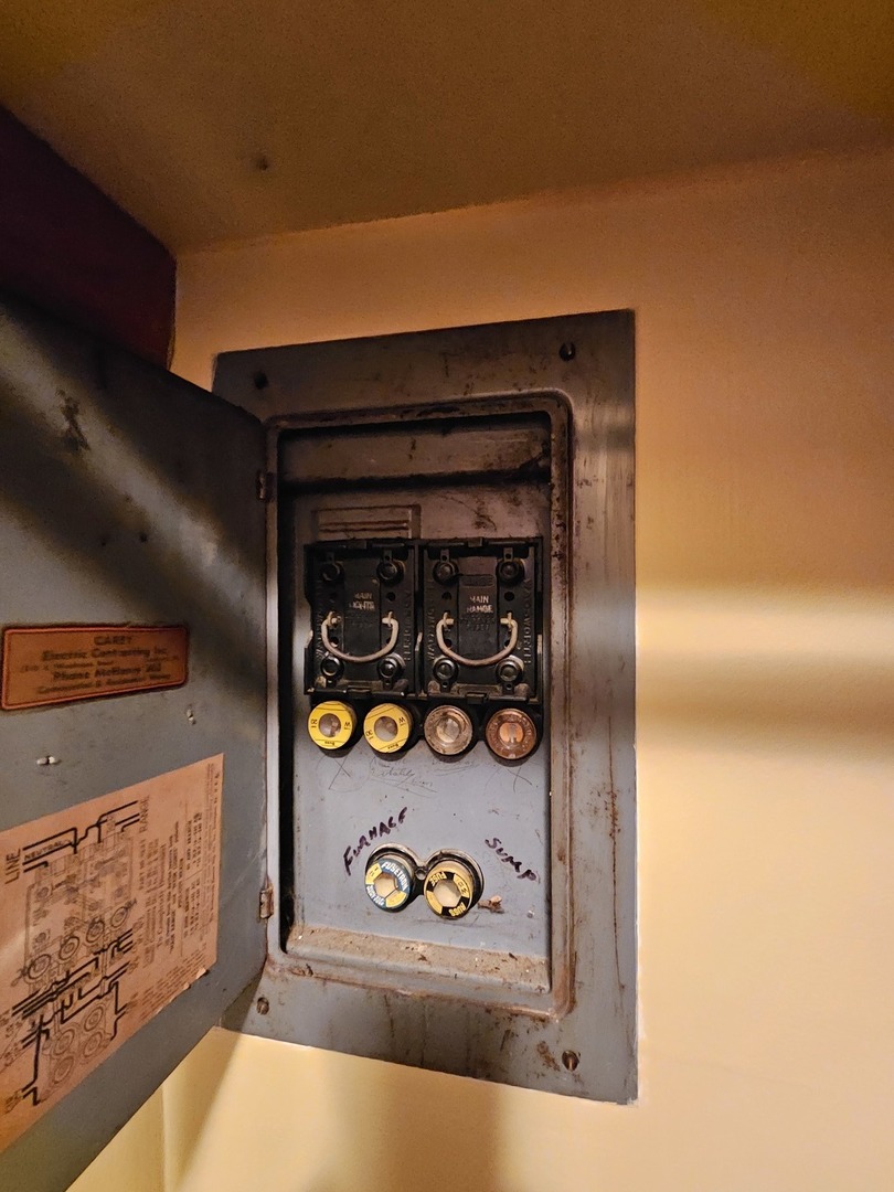 4804 Willow Lane, McHenry, IL 60050