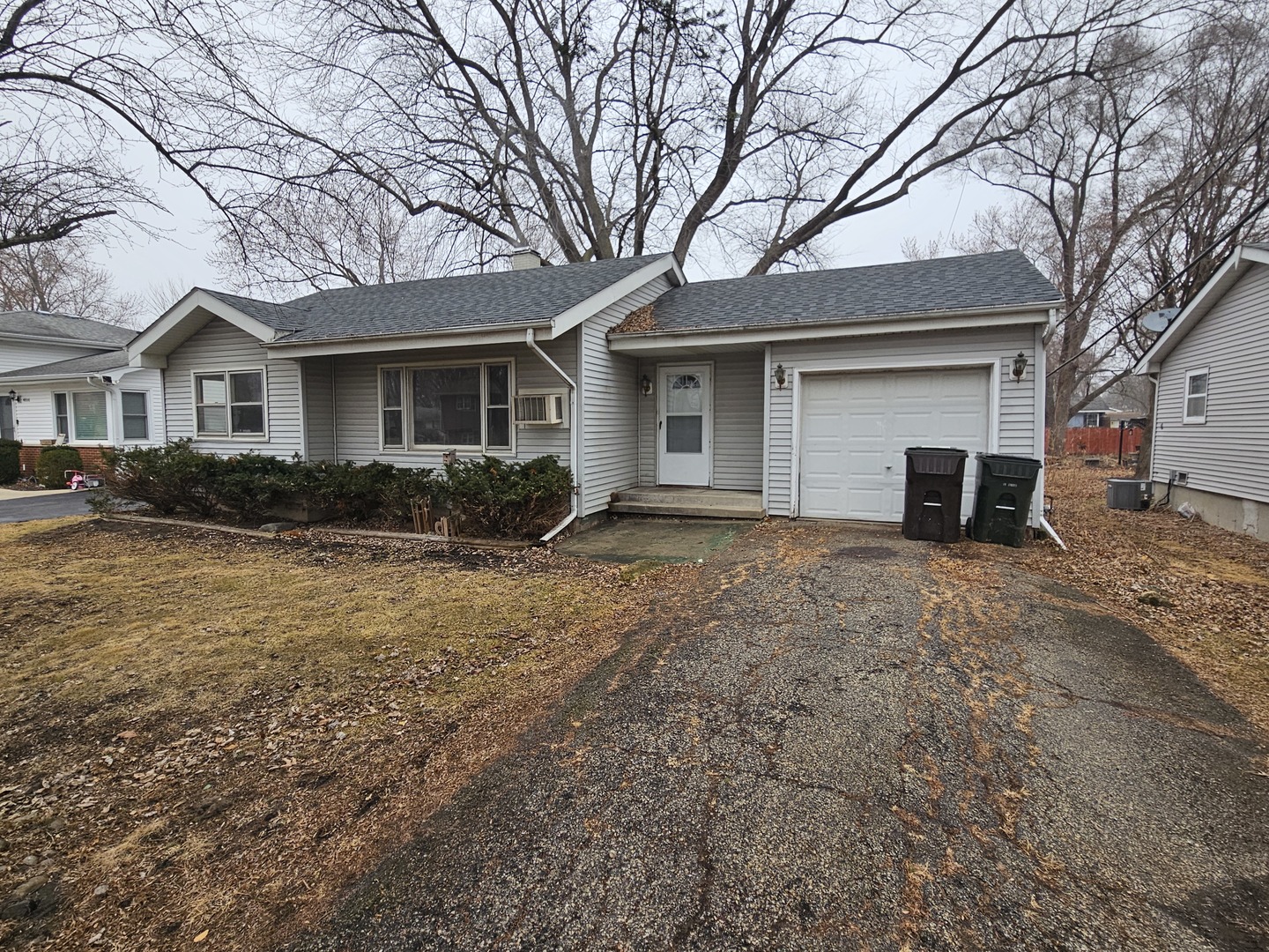 4804 Willow Lane, McHenry, IL 60050