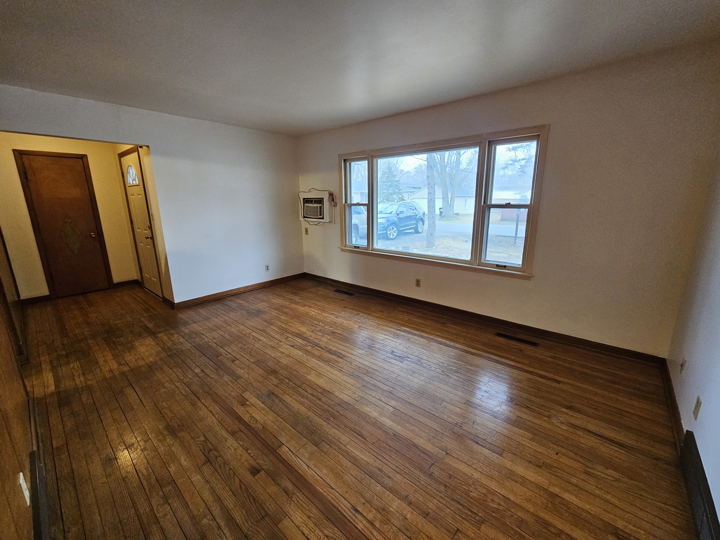 4804 Willow Lane, McHenry, IL 60050