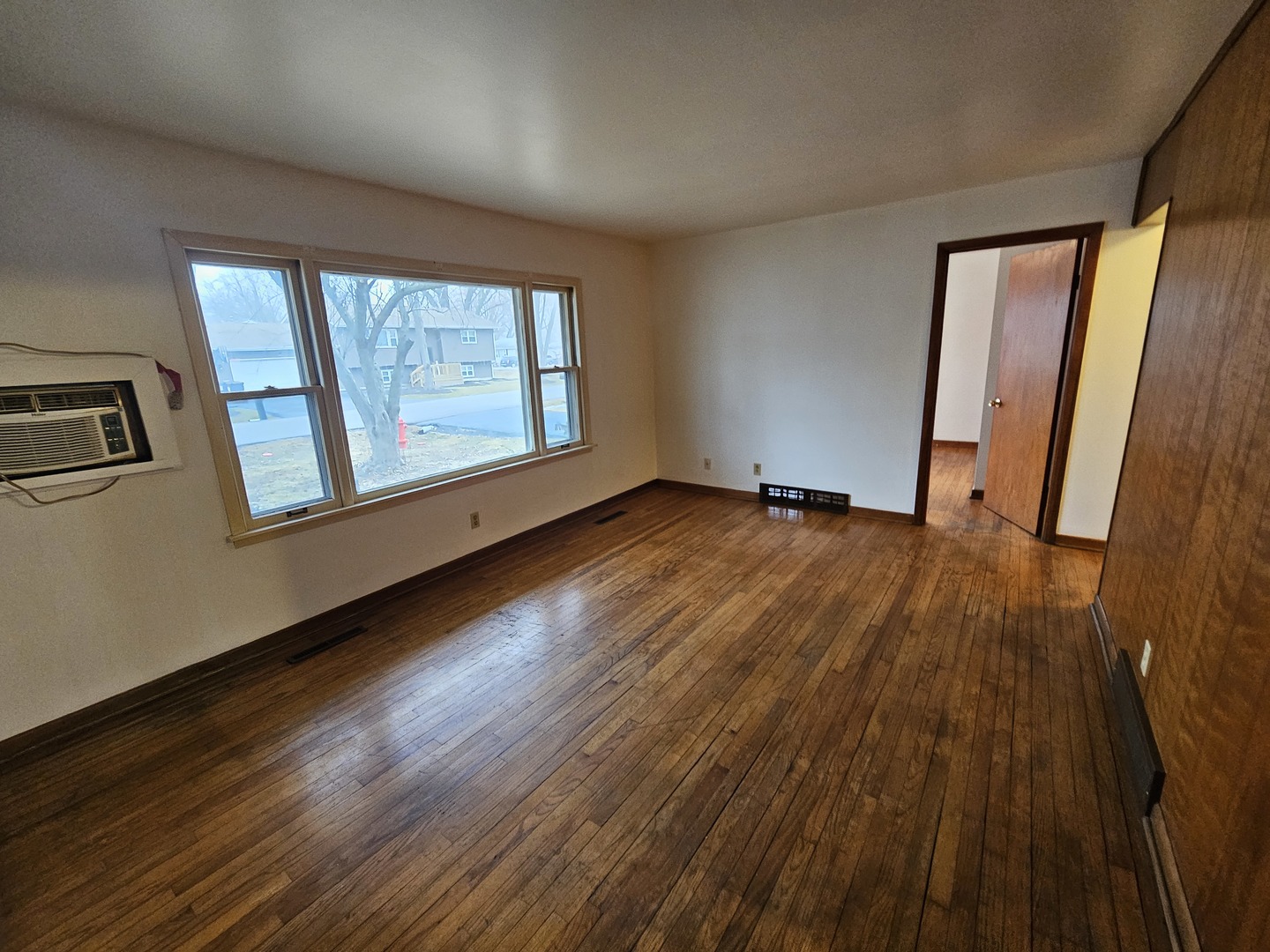 4804 Willow Lane, McHenry, IL 60050