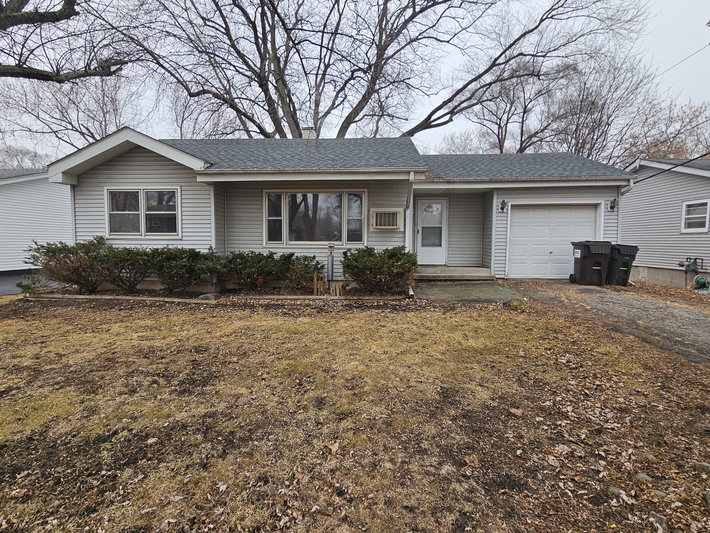 4804 Willow Lane, McHenry, IL 60050