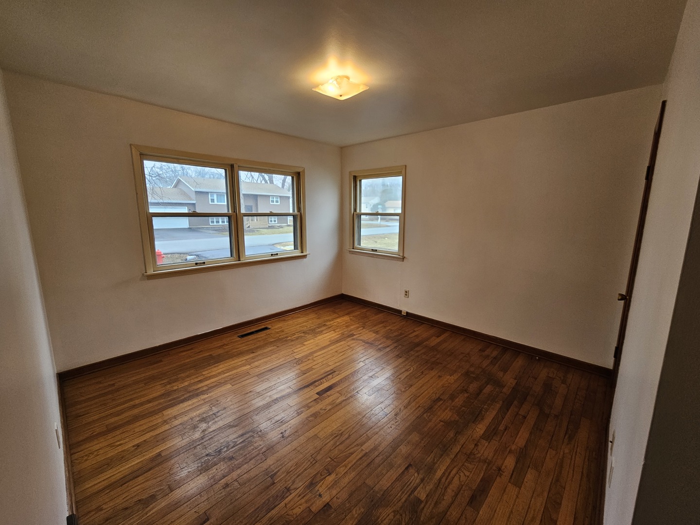 4804 Willow Lane, McHenry, IL 60050