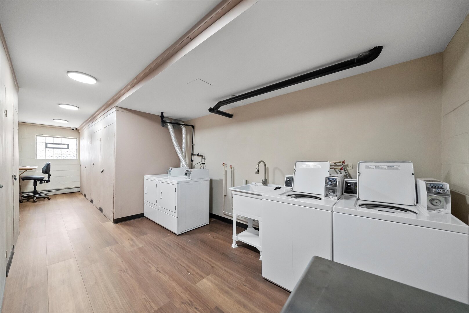 415 S Maple Avenue #202, Oak Park, IL 60302