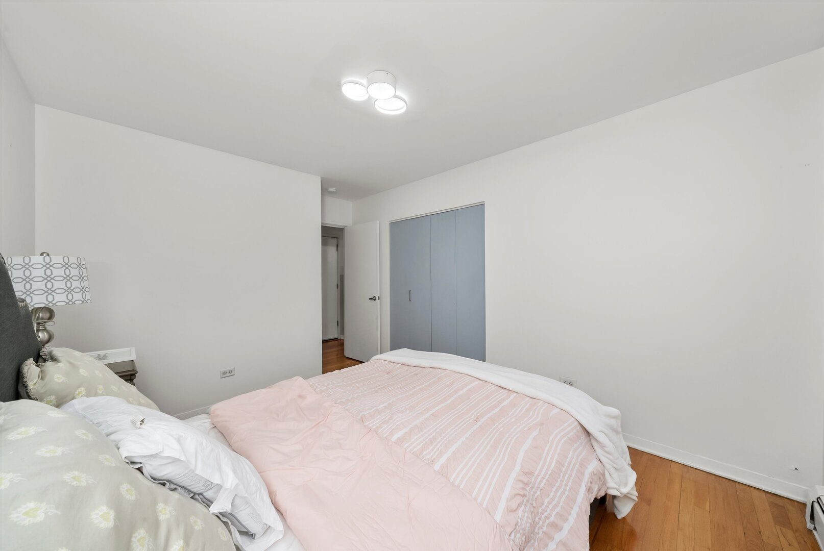 415 S Maple Avenue #202, Oak Park, IL 60302