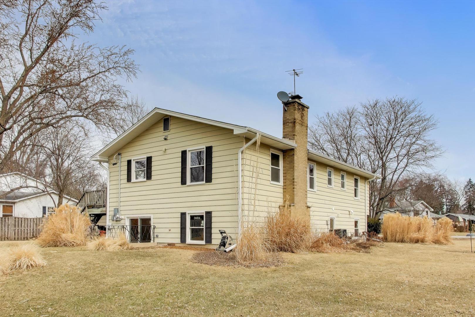 3S700 Delles Road, Naperville, IL 60563