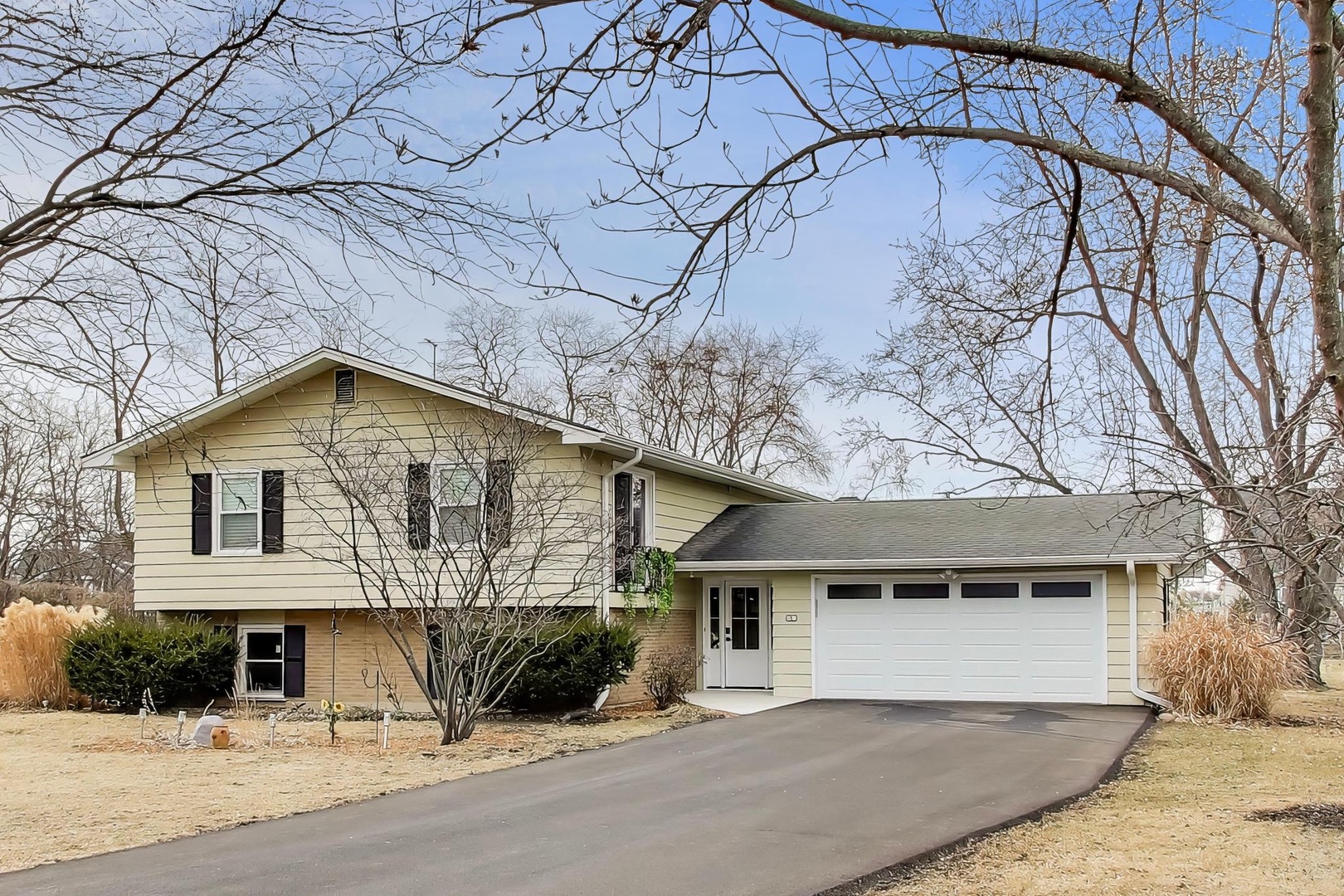 3S700 Delles Road, Naperville, IL 60563
