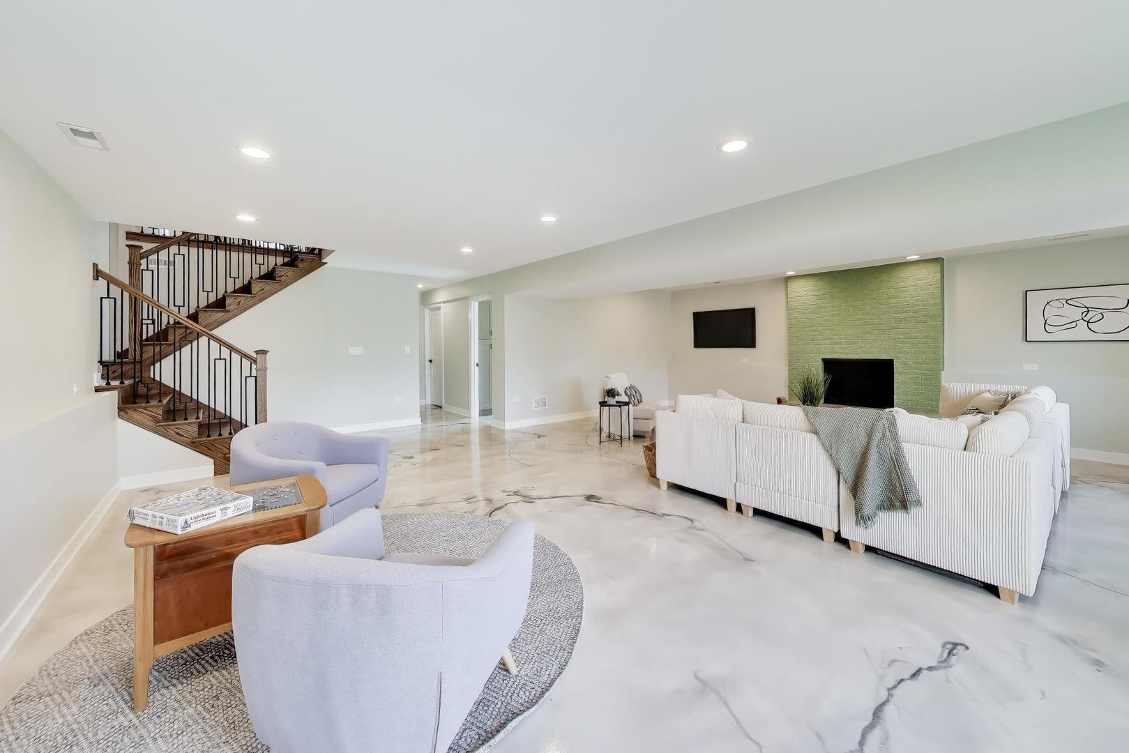 3S700 Delles Road, Naperville, IL 60563