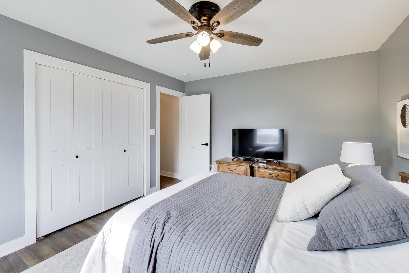 3S700 Delles Road, Naperville, IL 60563