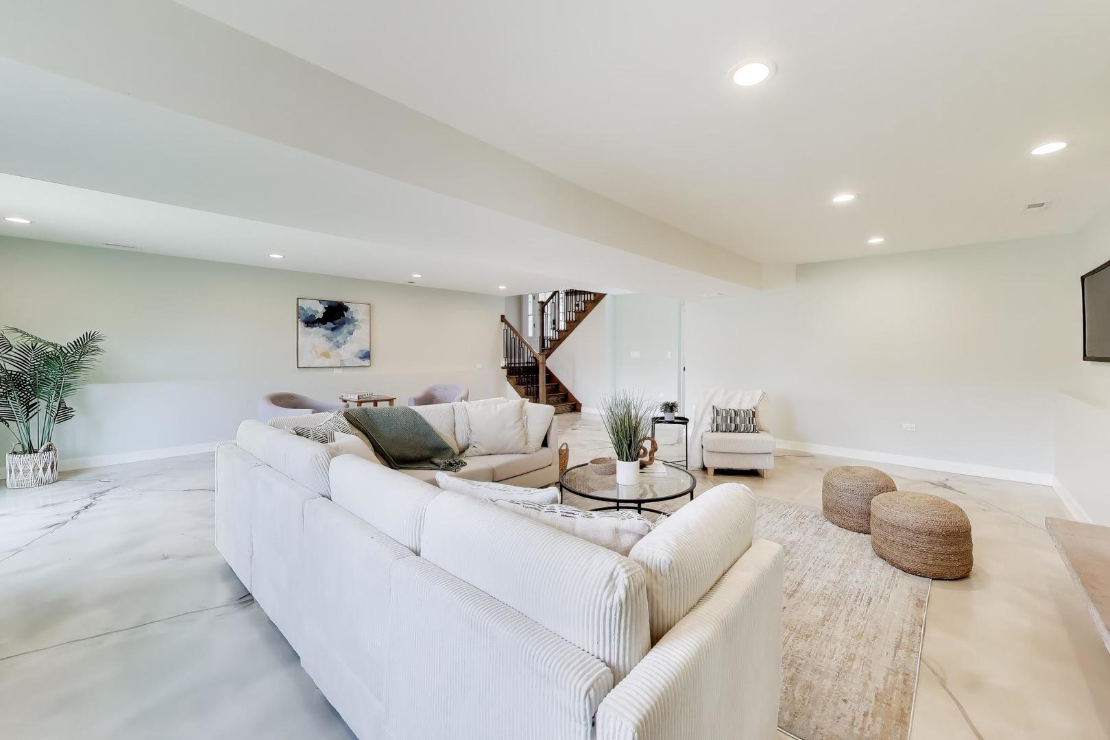 3S700 Delles Road, Naperville, IL 60563