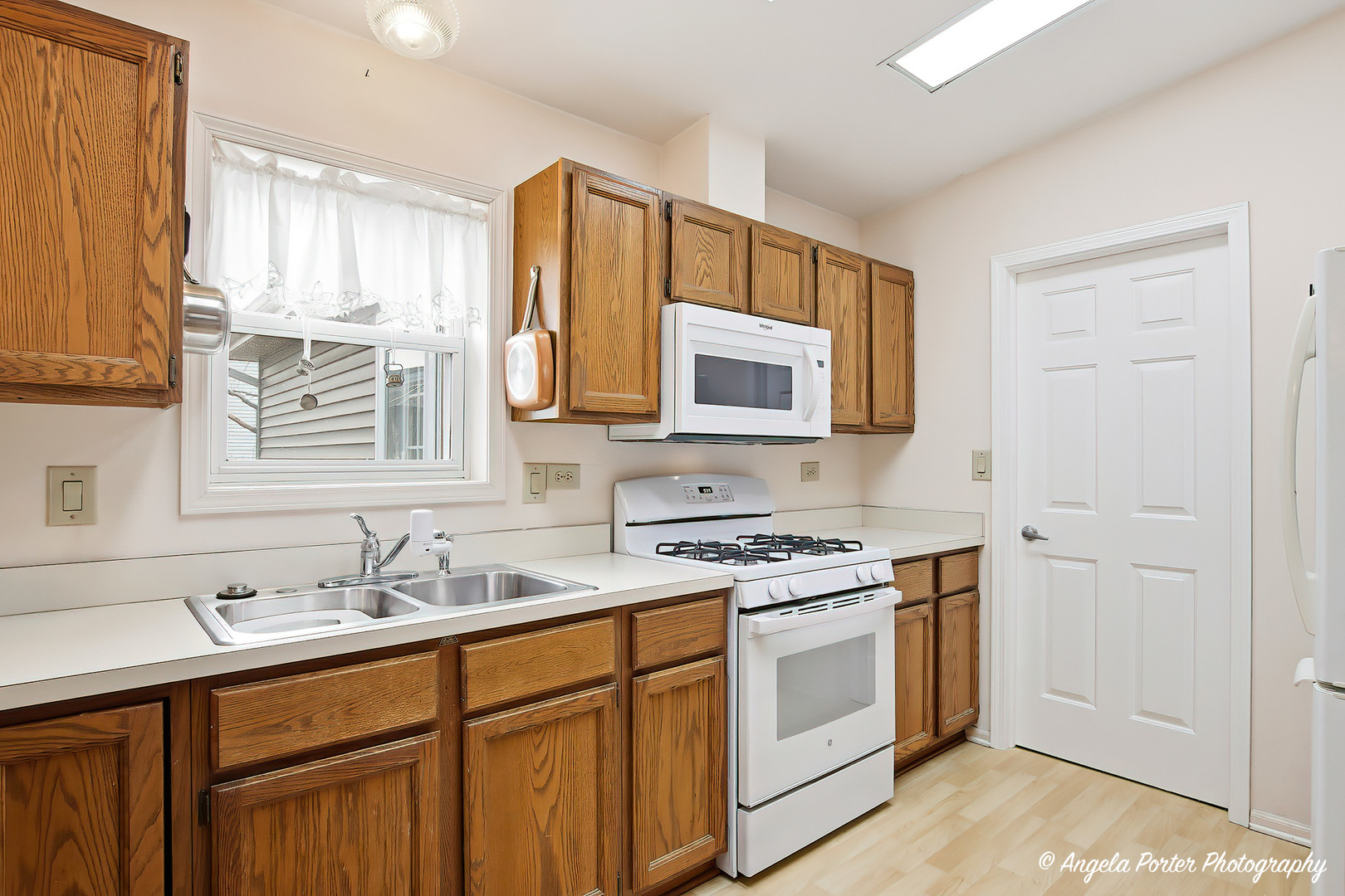 4 Hialeah Court, Grayslake, IL 60030