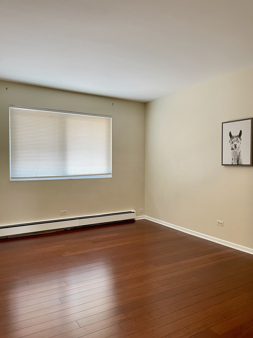 49 W 66th Street #2, Westmont, IL 60559