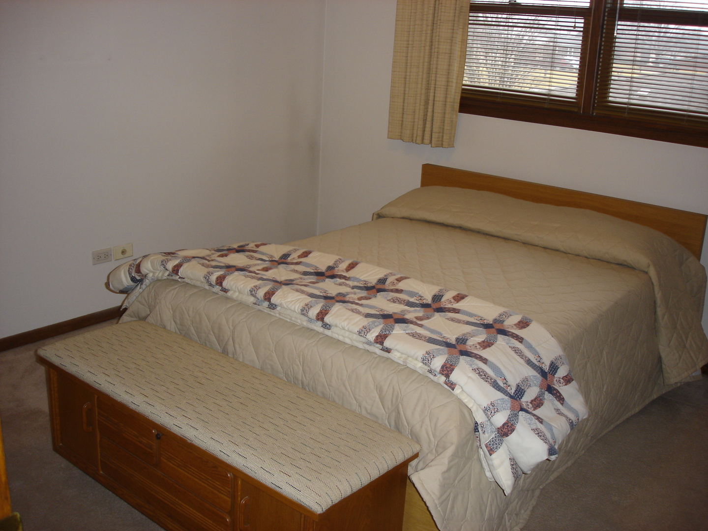 10138 S 87th Avenue, Palos Hills, IL 60465