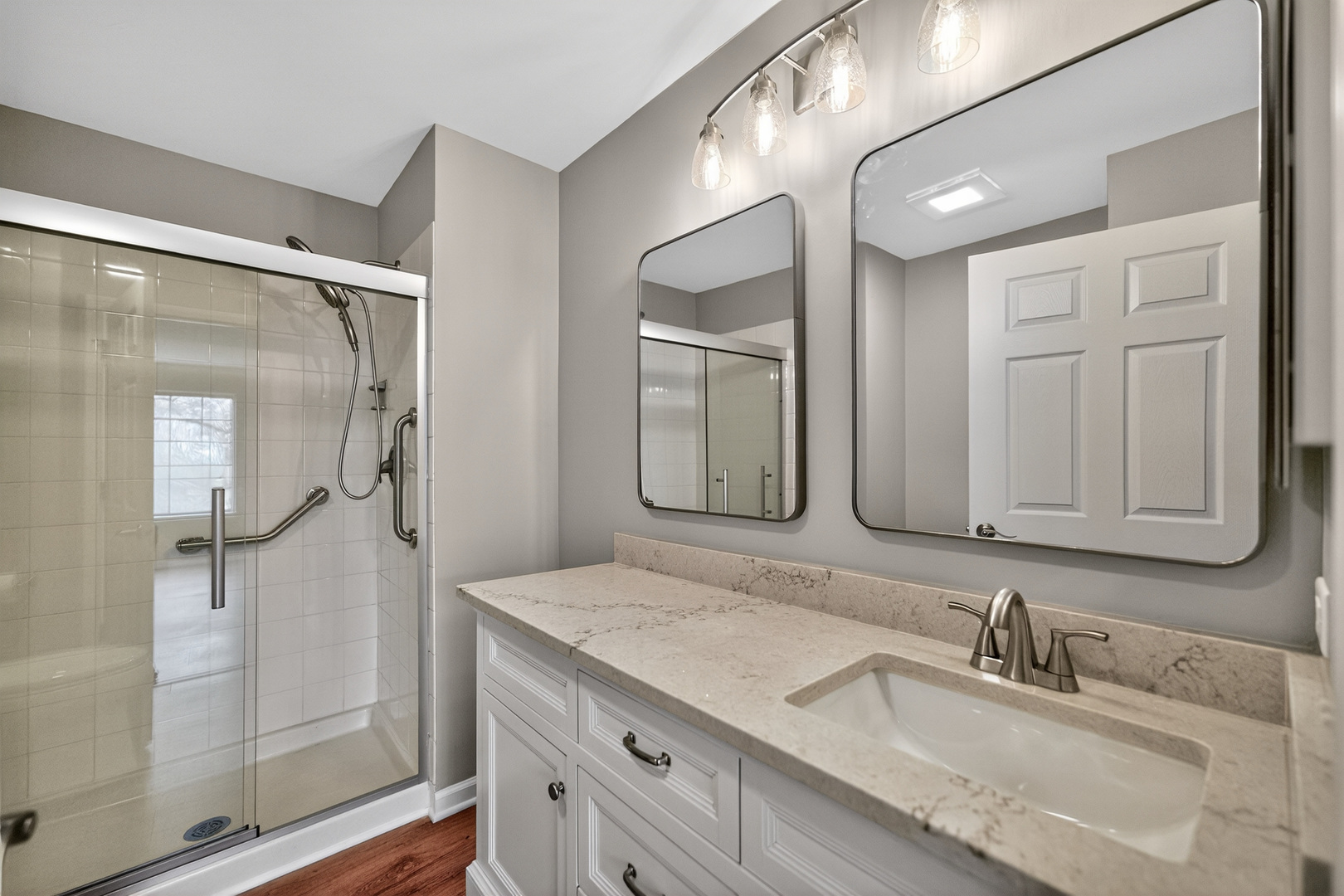 446 cromwell Circle #4, Bartlett, IL 60103