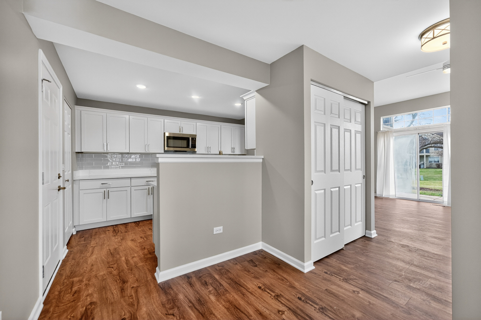 446 cromwell Circle #4, Bartlett, IL 60103