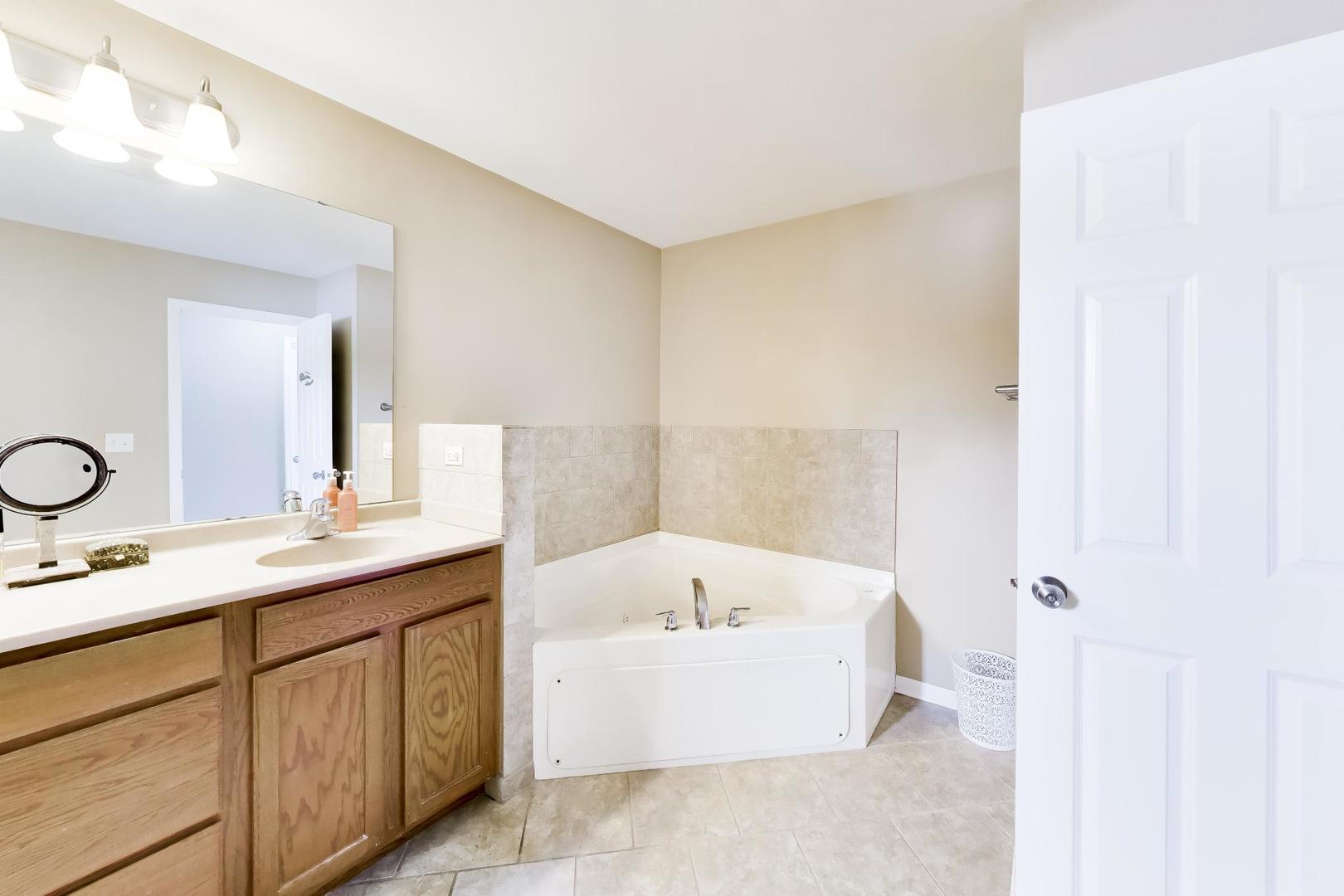 1715 W River Street #1715, Dixon, IL 61021