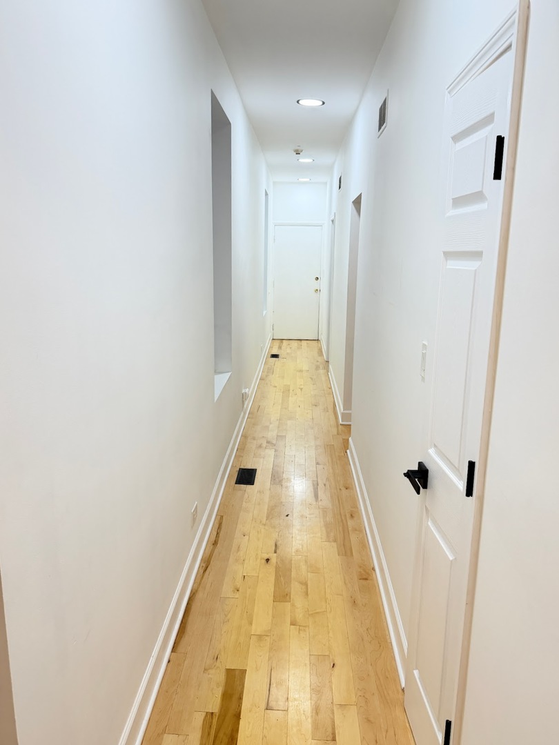 1945 W Thomas Street #1F, Chicago, IL 60622