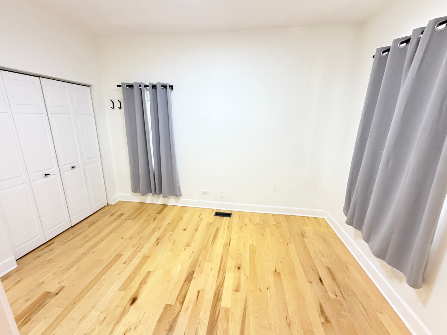 1945 W Thomas Street #1F, Chicago, IL 60622