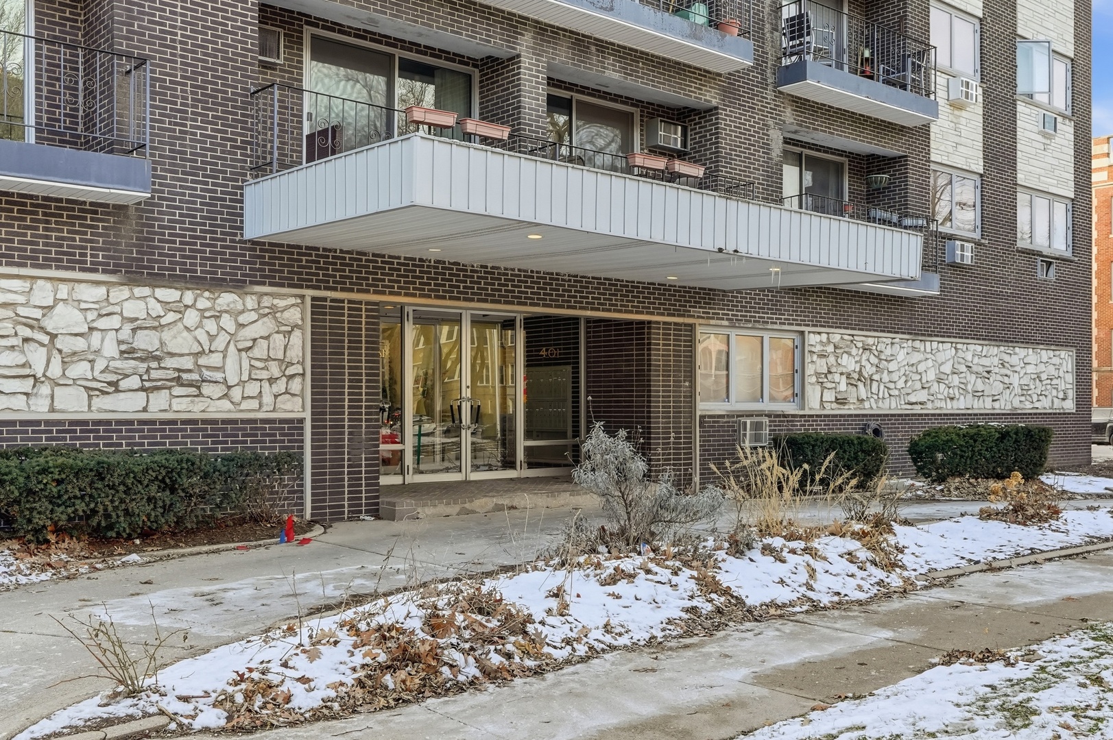 401 S Grove Avenue #2F, Oak Park, IL 60302