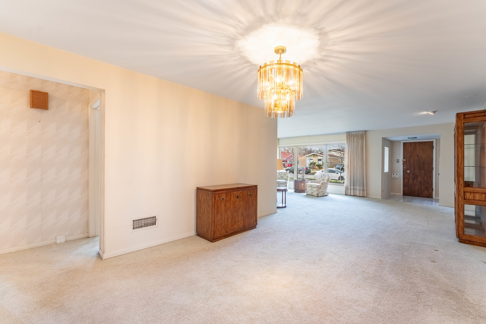 3835 W Jarlath Street, Lincolnwood, IL 60712