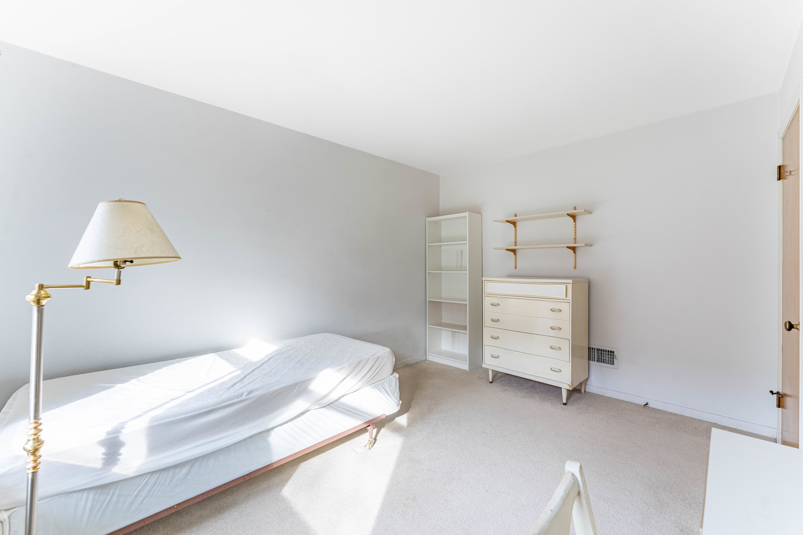 3835 W Jarlath Street, Lincolnwood, IL 60712