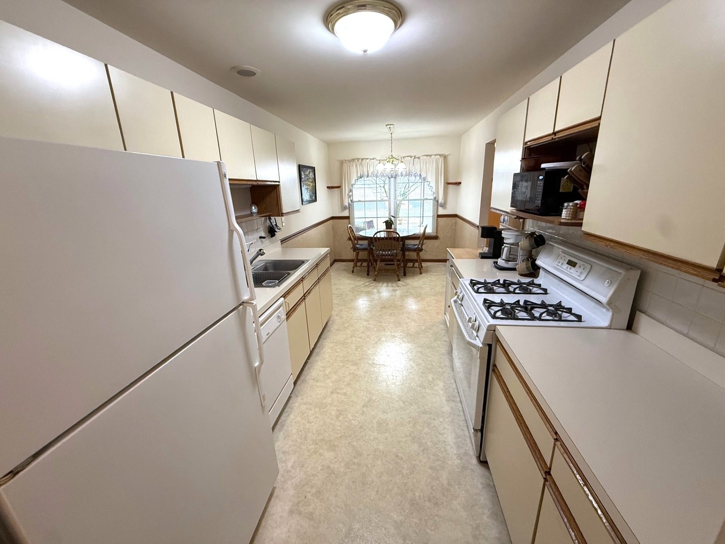 13740 S Magnolia Drive, Plainfield, IL 60544