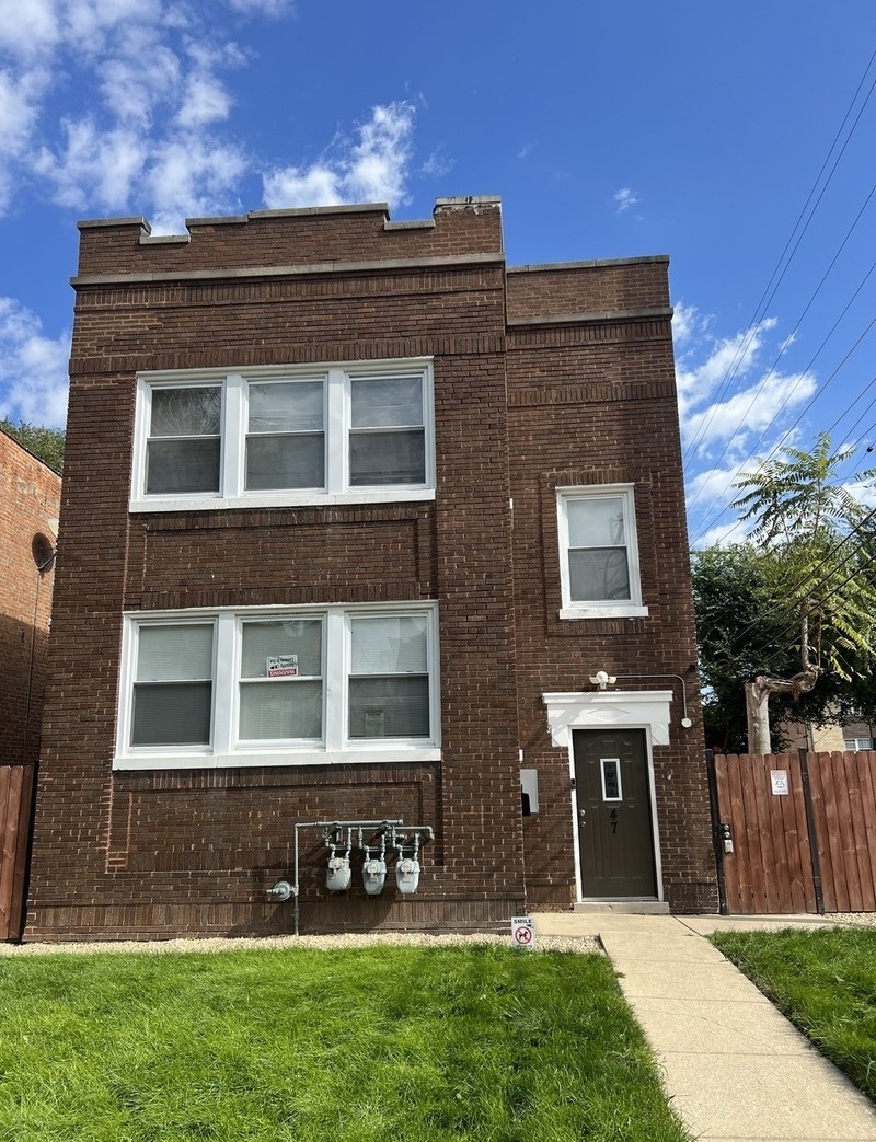 47 S 20th Avenue, Maywood, IL 60153
