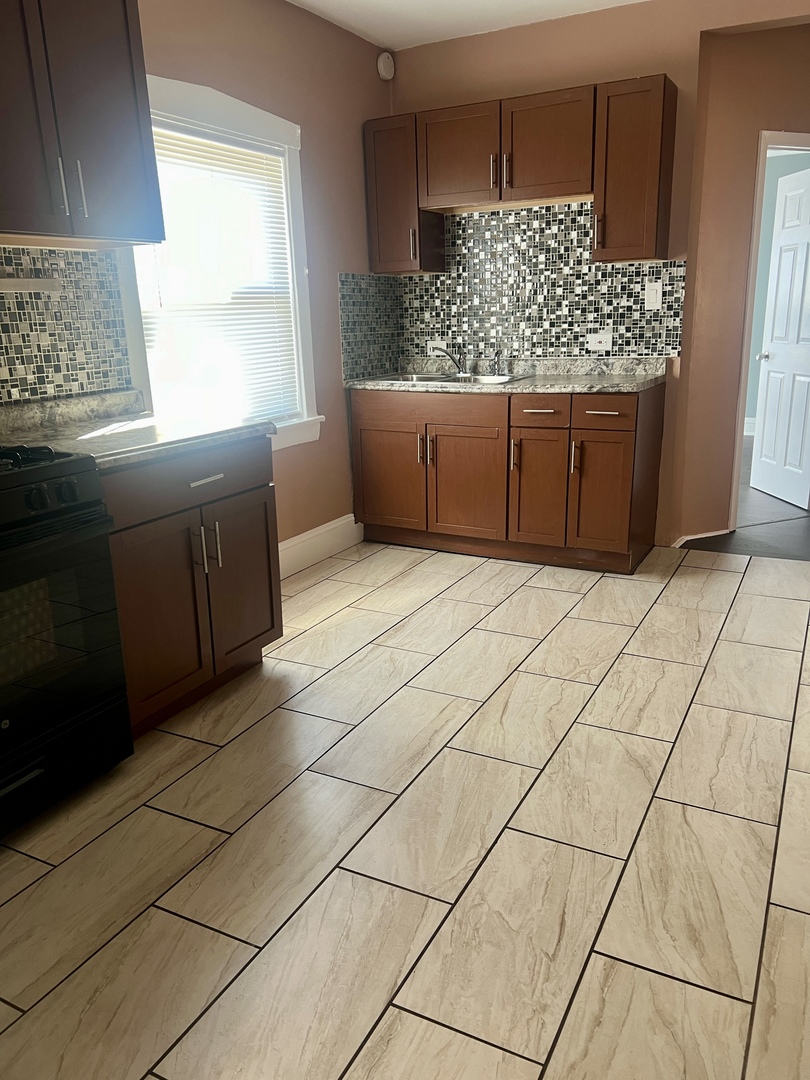 47 S 20th Avenue, Maywood, IL 60153