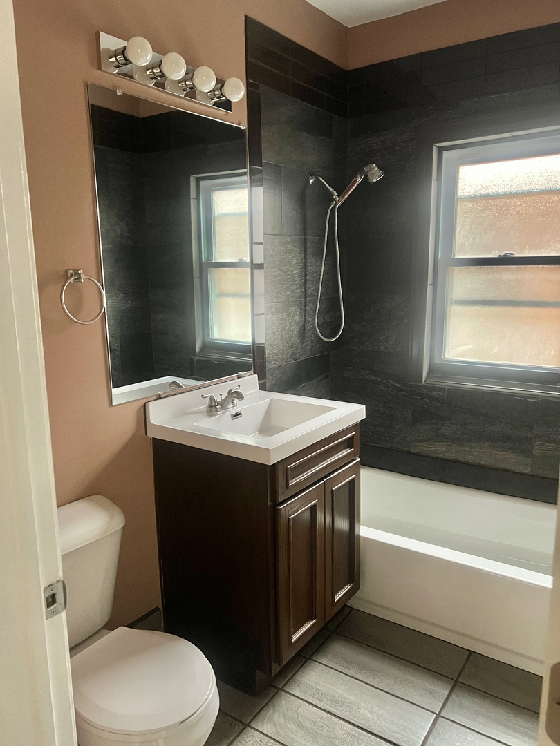 47 S 20th Avenue, Maywood, IL 60153