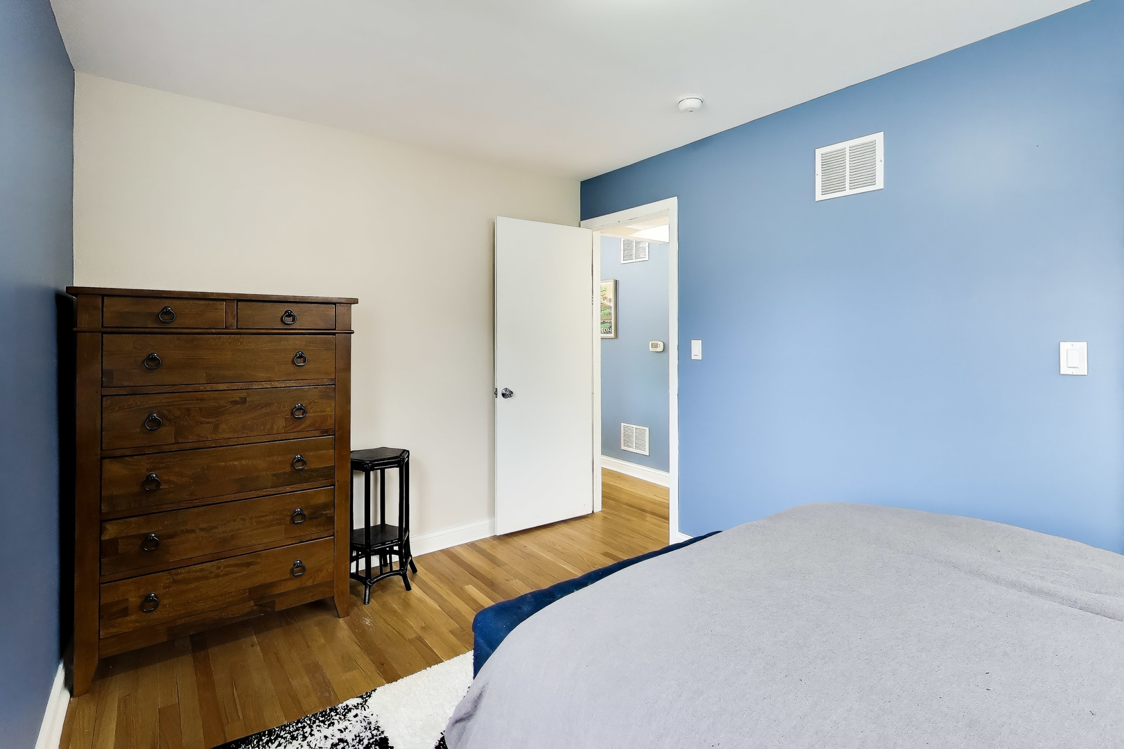 1120 N Haddow Avenue, Arlington Heights, IL 60004