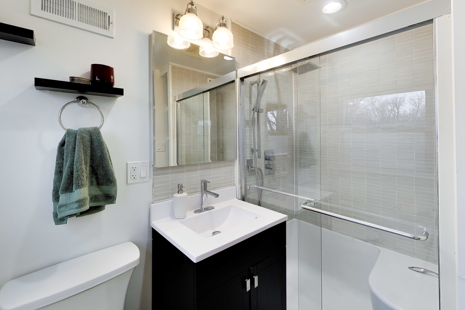 1120 N Haddow Avenue, Arlington Heights, IL 60004