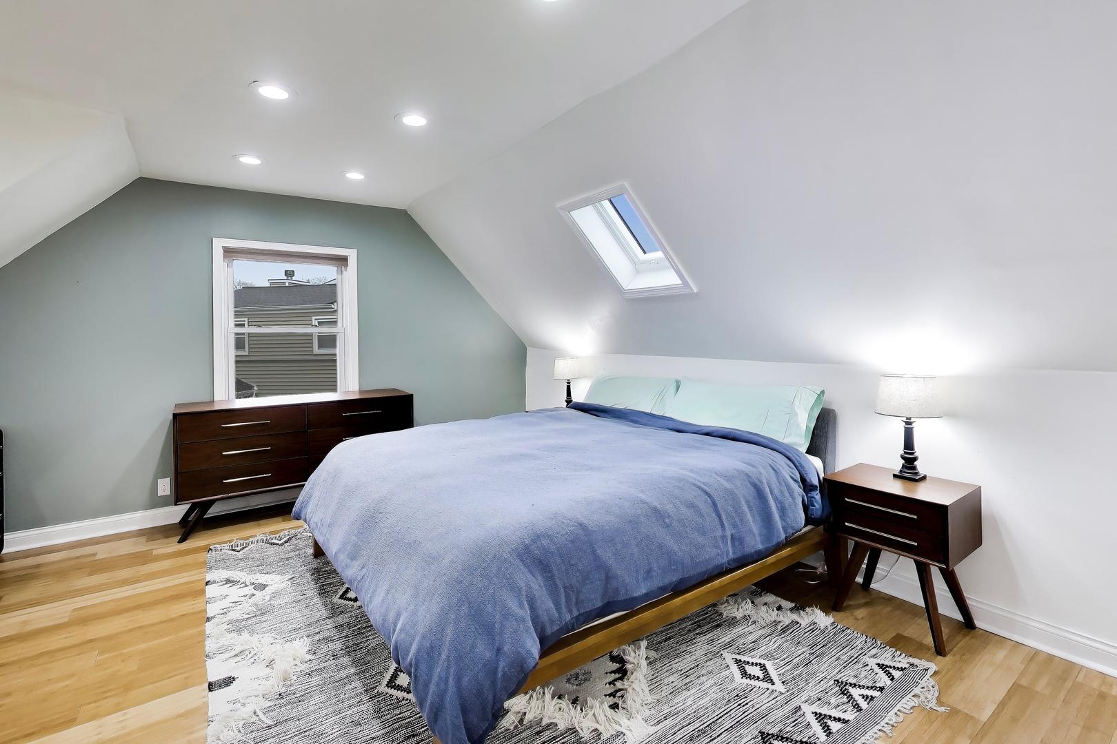 1120 N Haddow Avenue, Arlington Heights, IL 60004