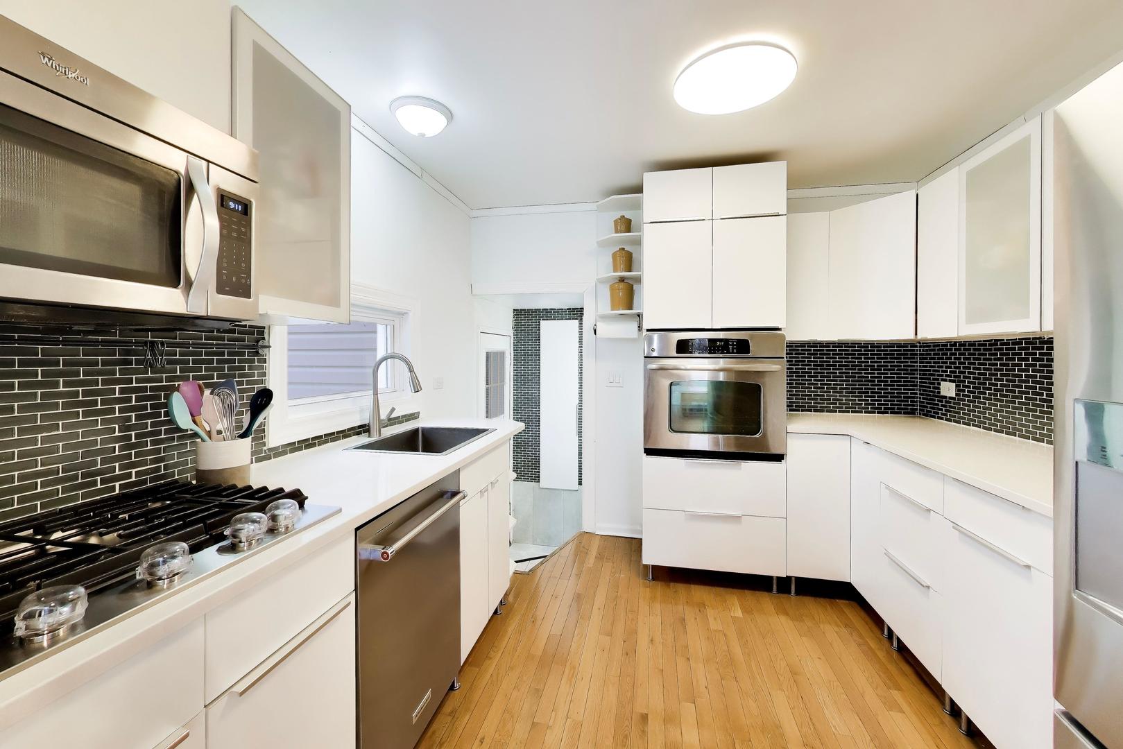 1120 N Haddow Avenue, Arlington Heights, IL 60004