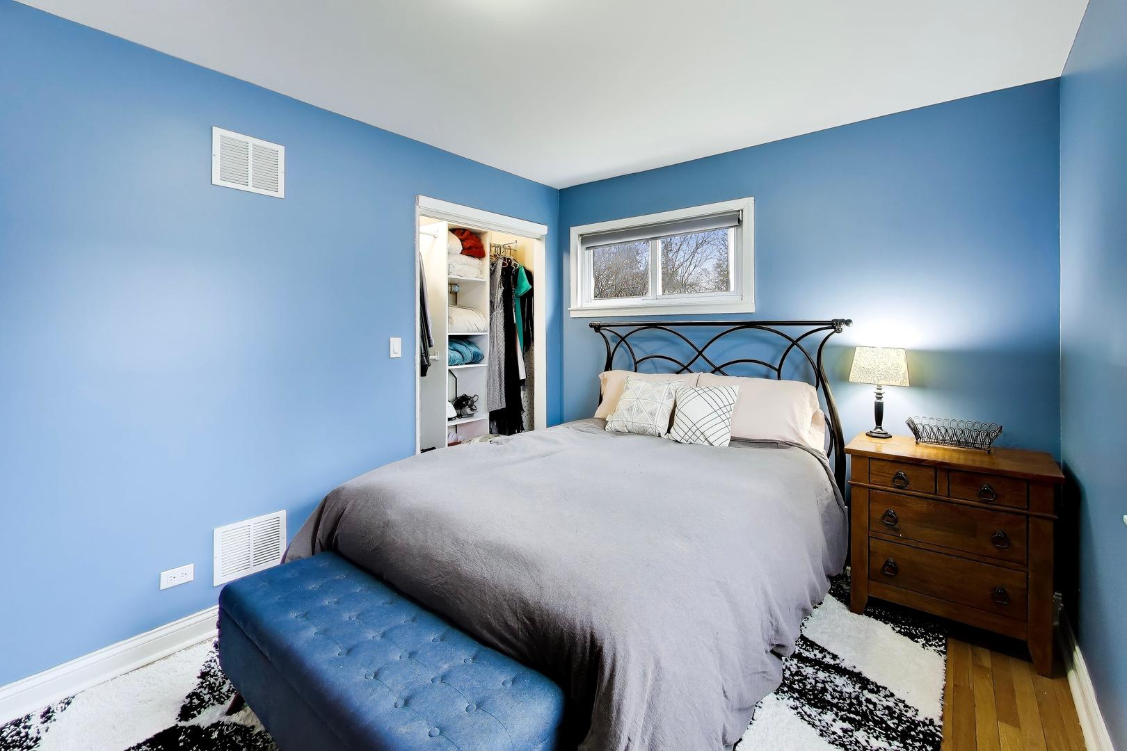 1120 N Haddow Avenue, Arlington Heights, IL 60004