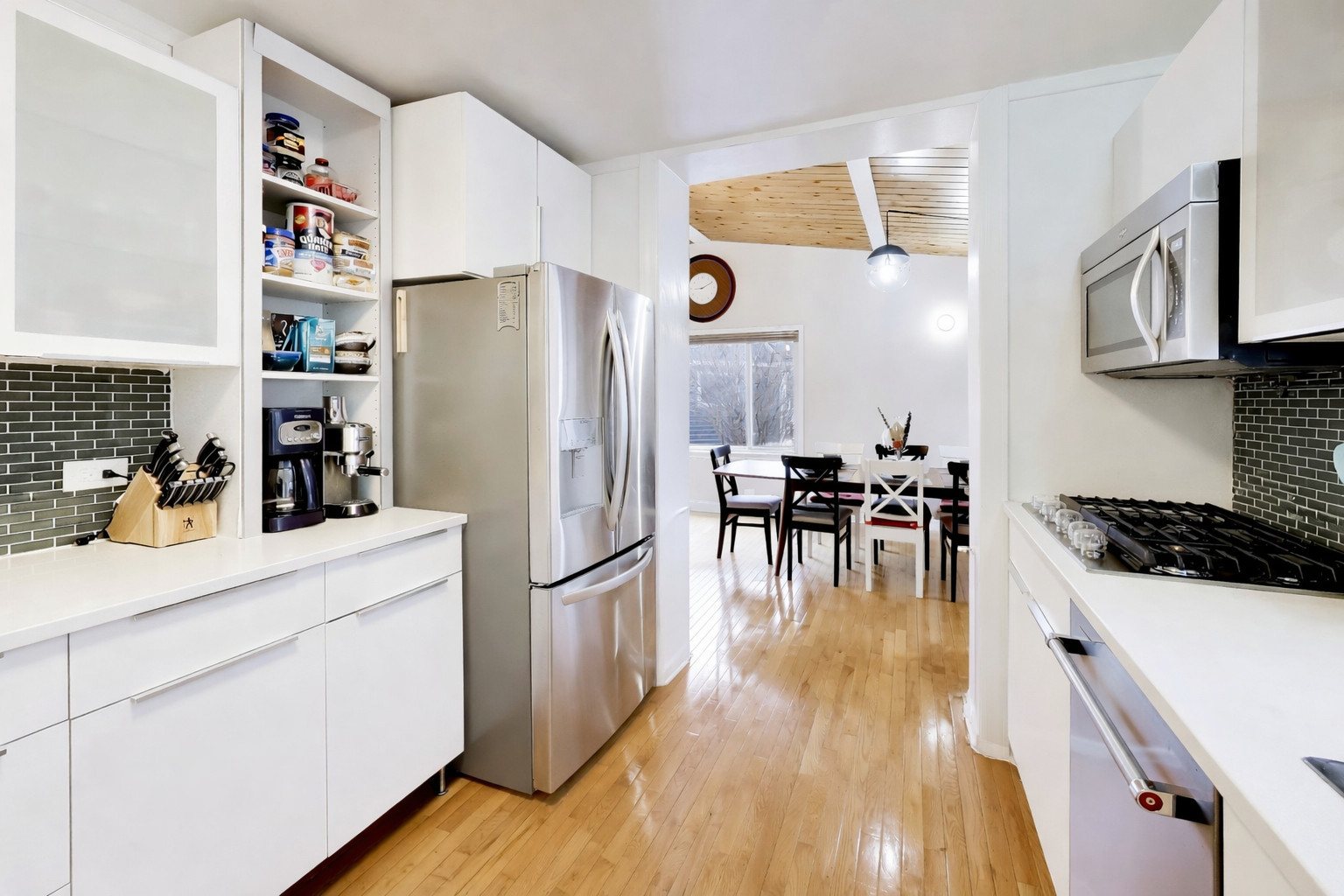 1120 N Haddow Avenue, Arlington Heights, IL 60004