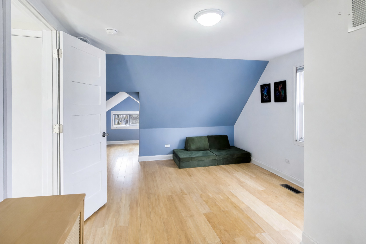 1120 N Haddow Avenue, Arlington Heights, IL 60004