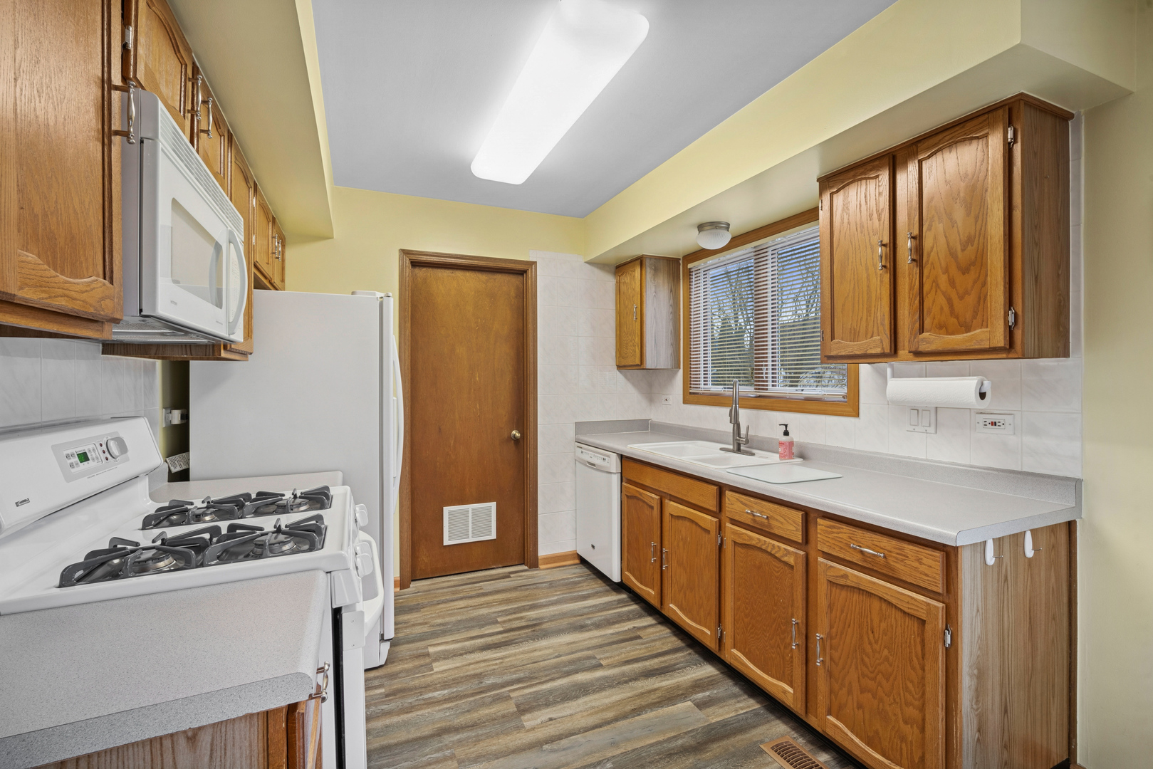 105 Red Cedar Drive, Streamwood, IL 60107