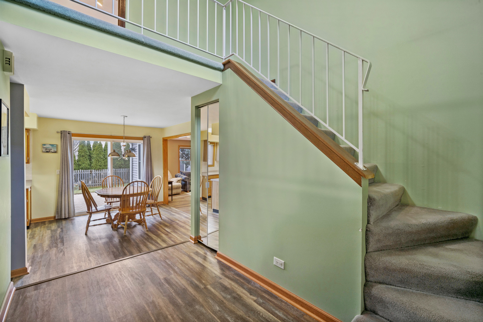 105 Red Cedar Drive, Streamwood, IL 60107