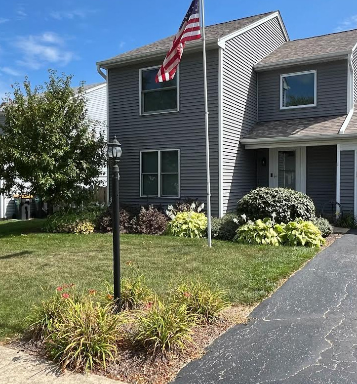 105 Red Cedar Drive, Streamwood, IL 60107