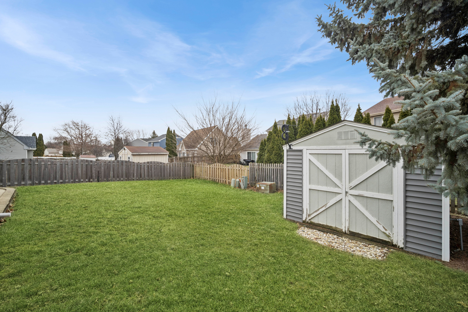 105 Red Cedar Drive, Streamwood, IL 60107