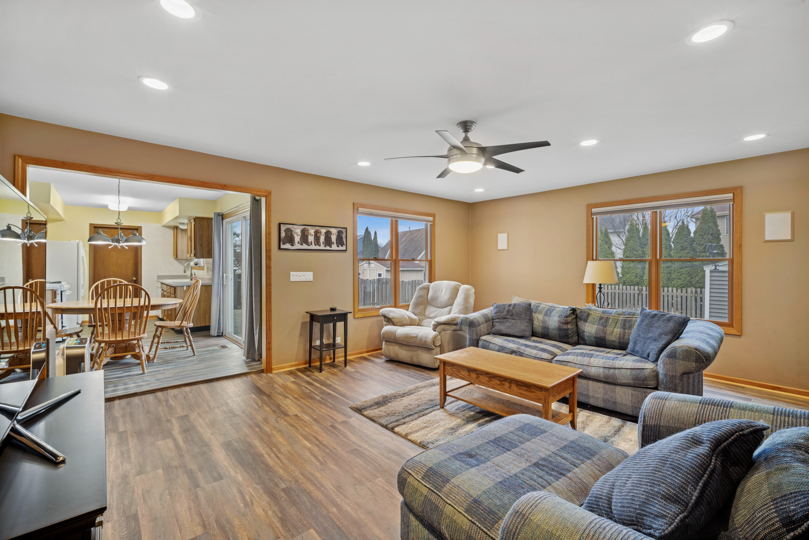 105 Red Cedar Drive, Streamwood, IL 60107