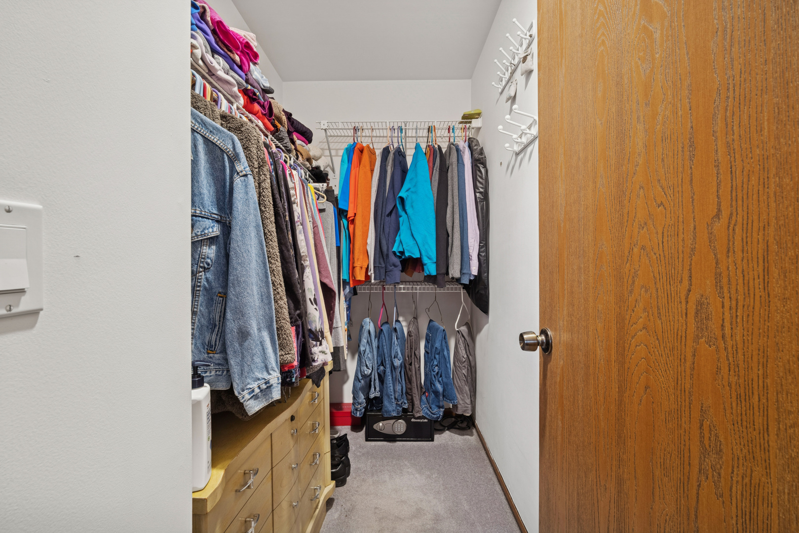 105 Red Cedar Drive, Streamwood, IL 60107