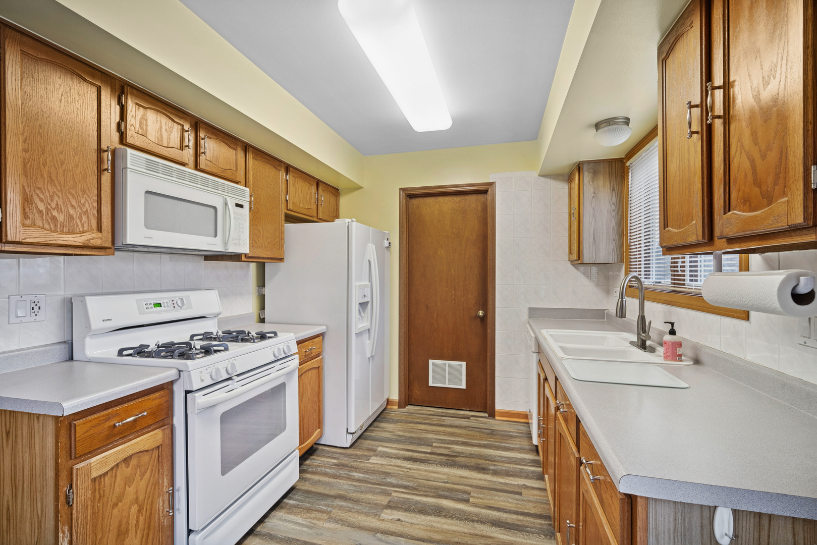 105 Red Cedar Drive, Streamwood, IL 60107